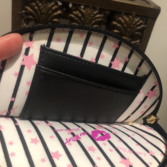 Vintage Betsey Johnson kitten wristlet found in drawer. - Picture 3 of 8